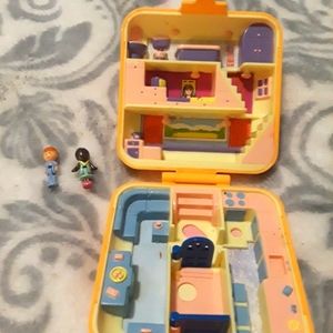 Vintage Polly Pocket Blue Bird with 2 miniature Polly figures